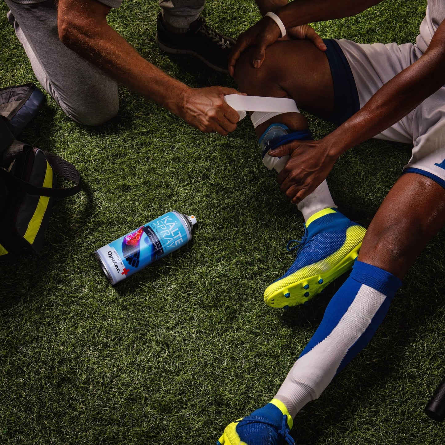 3 x 400ml Oputec Kältespray Eisspray Sport: Erste-Hilfe-Spray bei Sportverletzungen, Schmerzen und Schwellungen (Klassisch) - Medizinisches Kühlspray für jedes Erste-Hilfe-Set